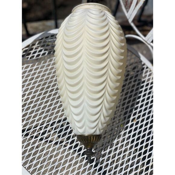 Mid Century White Ruffled Drapery Light Shades Frosted Hollywood Regency - Picture 4 of 5